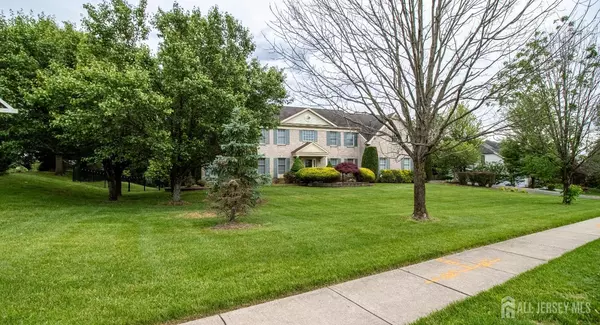 1 Saddle CT, Monroe, NJ 08831