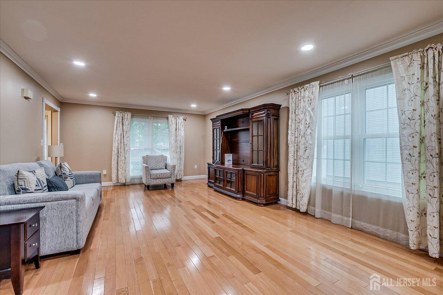 South Brunswick, NJ 08824,15 Providence BLVD