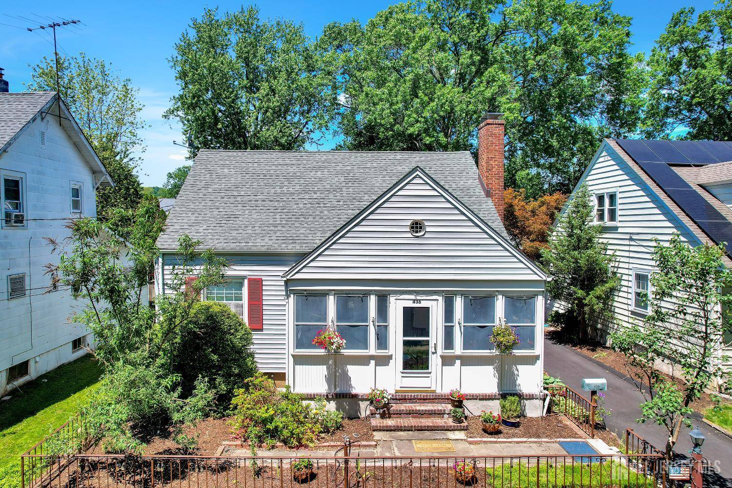 Dunellen, NJ 08812,436 2nd ST