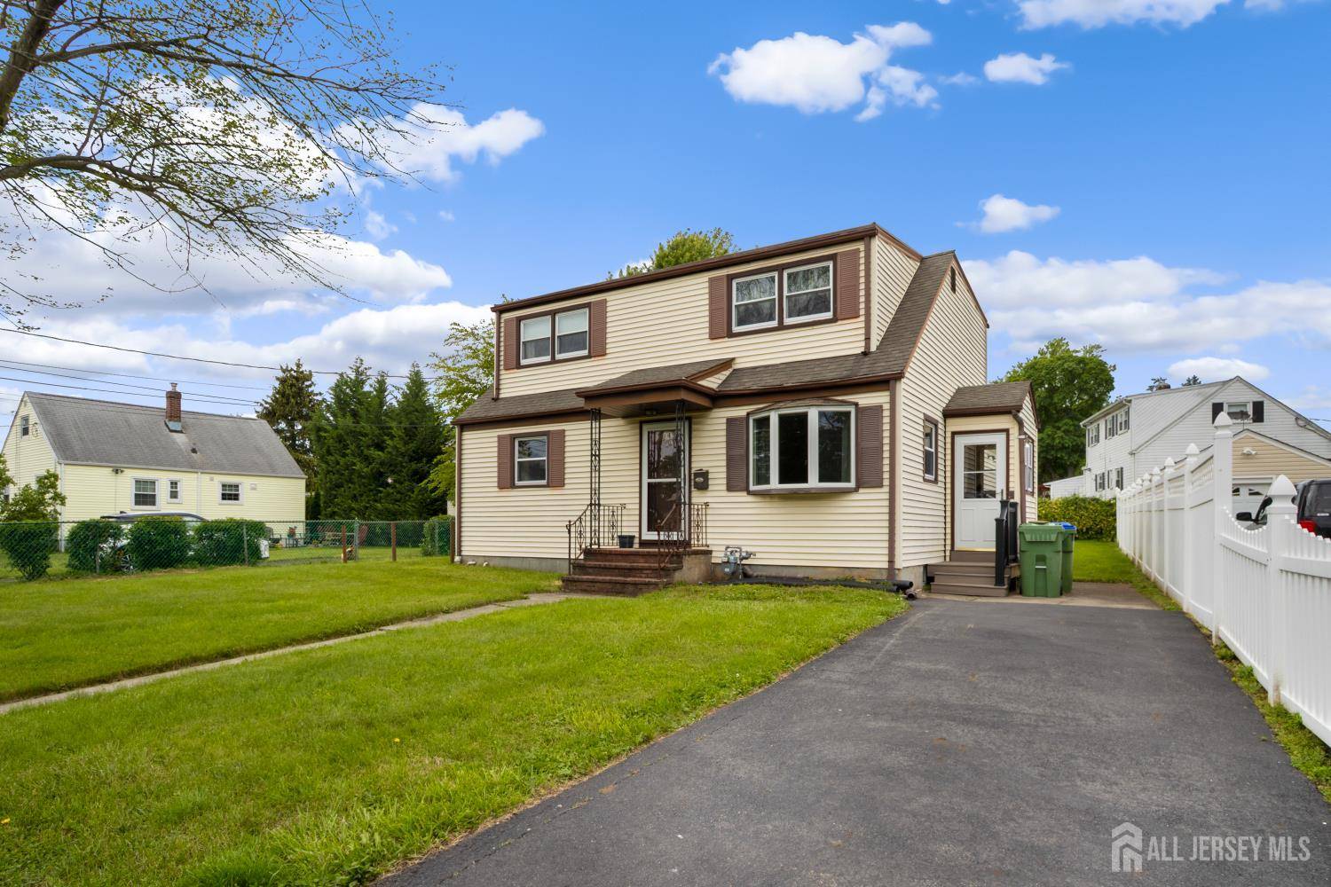 3 Seymour AVE, Edison, NJ 08817