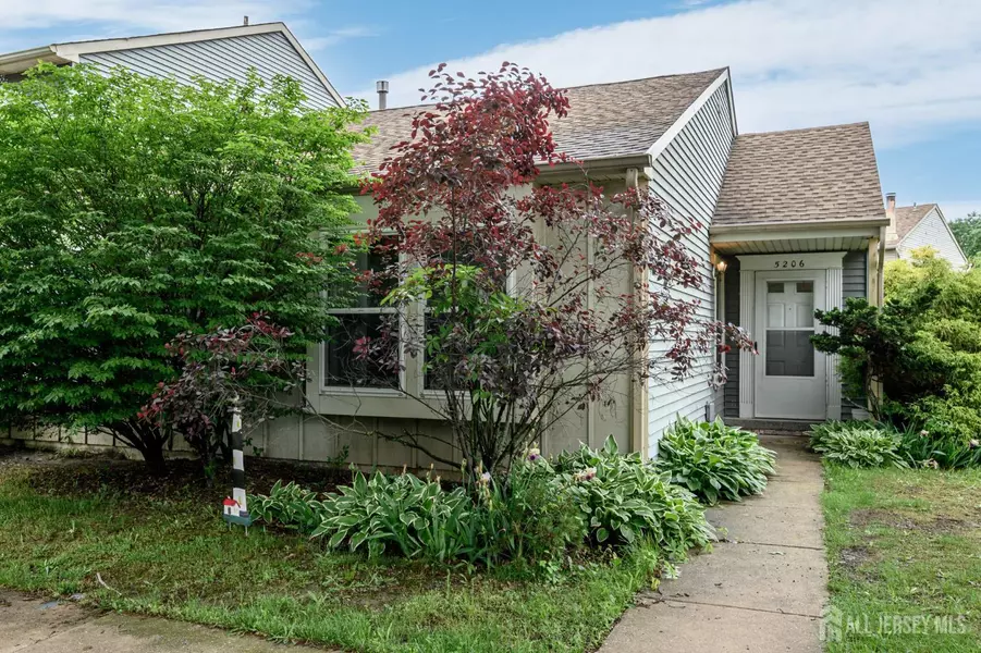 5206 Red Haven DR, Evesham, NJ 08053