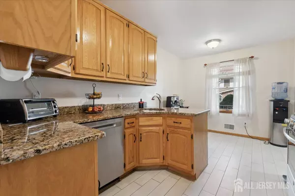 Clark, NJ 07066,675 Raritan RD