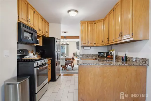 Clark, NJ 07066,675 Raritan RD