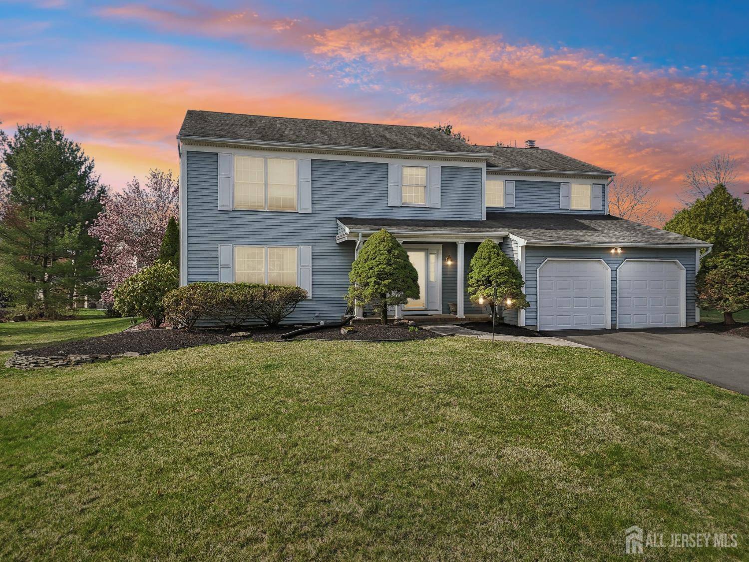 12 Titus LN #12, Plainsboro, NJ 08536