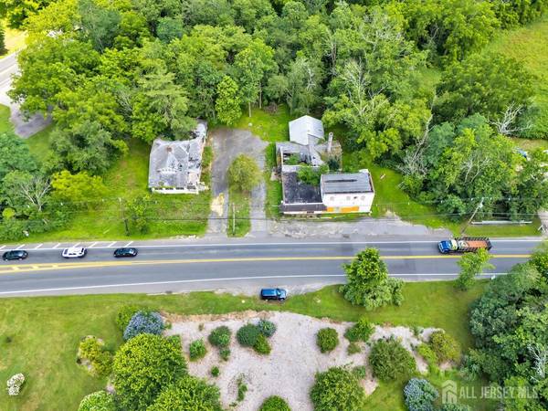 465 Lakewood Farmingdale RD, Howell, NJ 07731