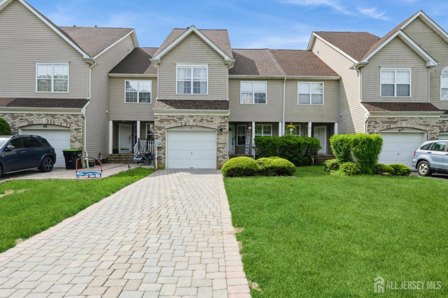 40 Dickerson LN, Old Bridge, NJ 08857