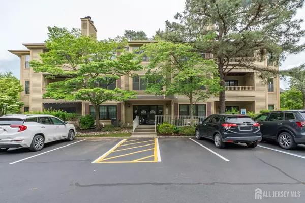 2708 Ridgefield CT, Helmetta, NJ 08828