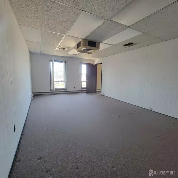 East Brunswick, NJ 08816,49 W Prospect ST W
