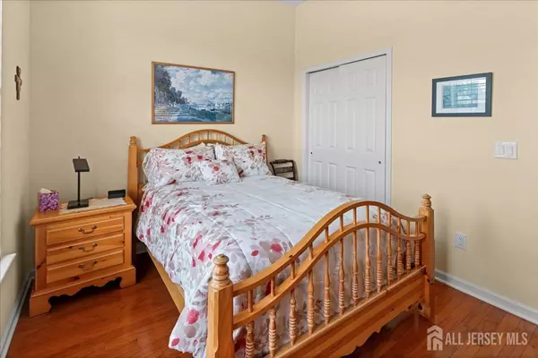 South Brunswick, NJ 08824,4 Bellingham DR