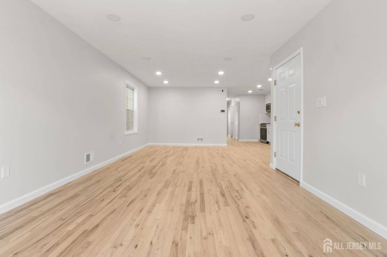 Jersey City, NJ 07304,45 Jewett AVE #1
