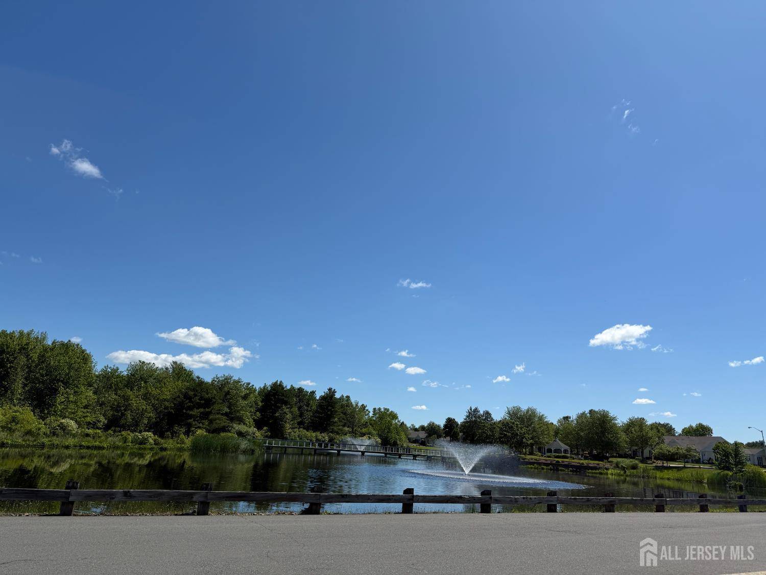 Monroe, NJ 08831,306 Kinglet DR