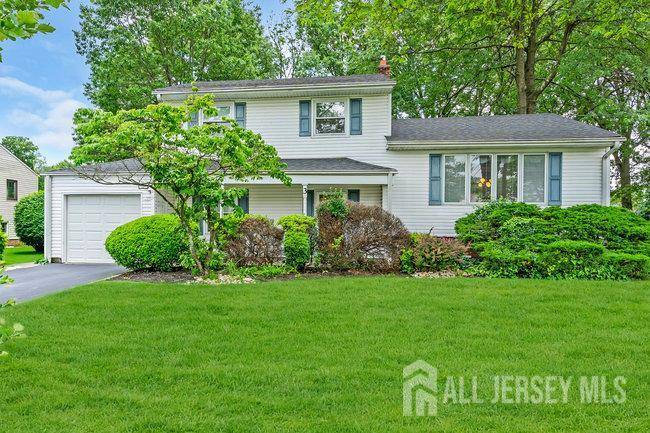 3 Topaz LN, Iselin, NJ 08830