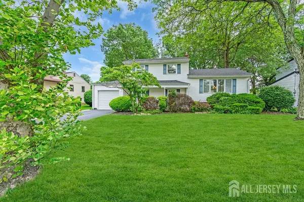 Iselin, NJ 08830,3 Topaz LN