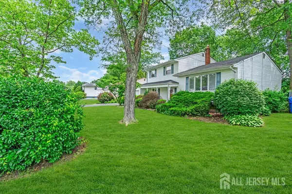 Iselin, NJ 08830,3 Topaz LN