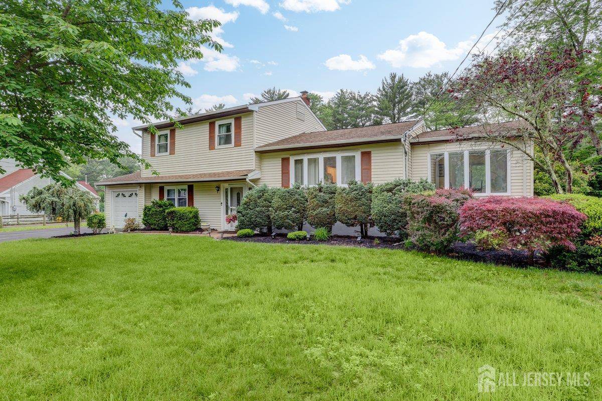 East Windsor, NJ 08512,61 Rocky Brook RD