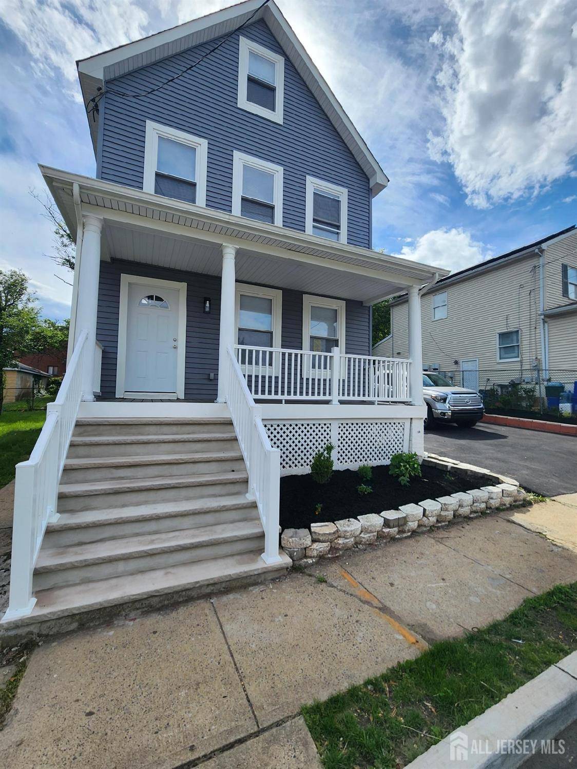 48 Ambrose ST, Franklin Twsp, NJ 08901