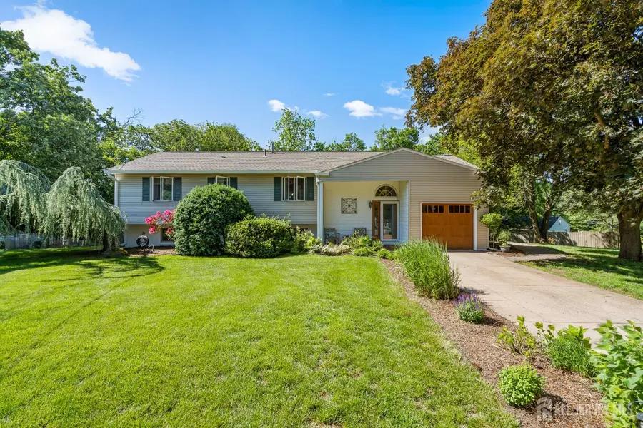 5 Meade CT, Piscataway, NJ 08854