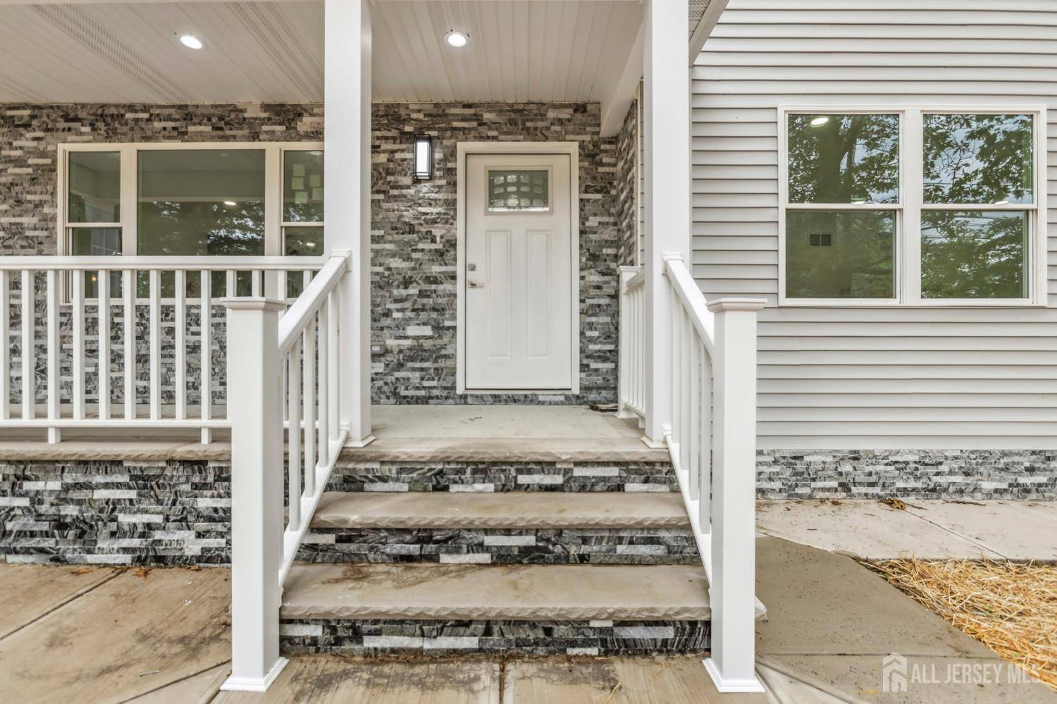 Matawan, NJ 07747,244 Lloyd RD
