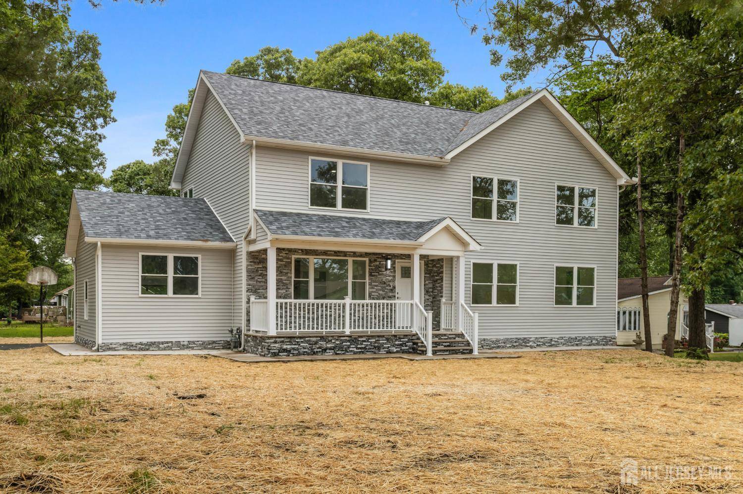 Matawan, NJ 07747,244 Lloyd RD