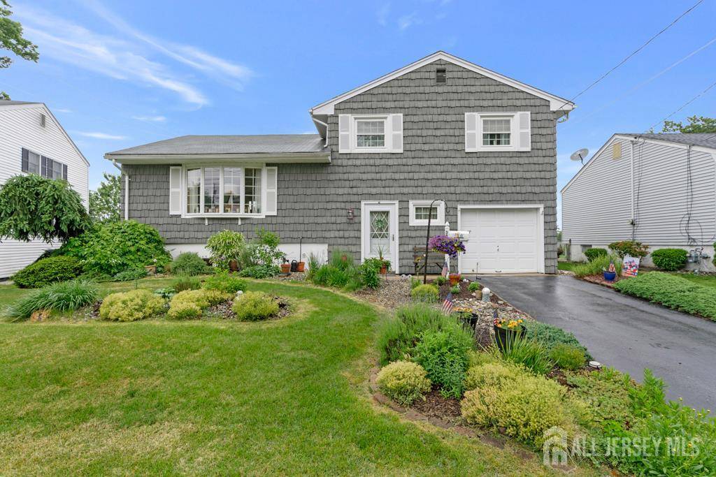38 Foothills DR, South River, NJ 08882