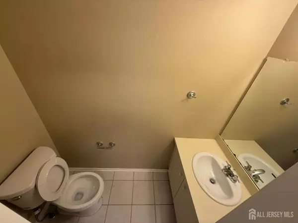 North Brunswick, NJ 08902,309 Constitution CIR