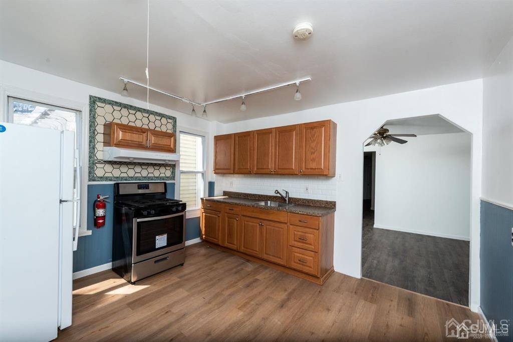 South Amboy, NJ 08879,515-#1 Main ST