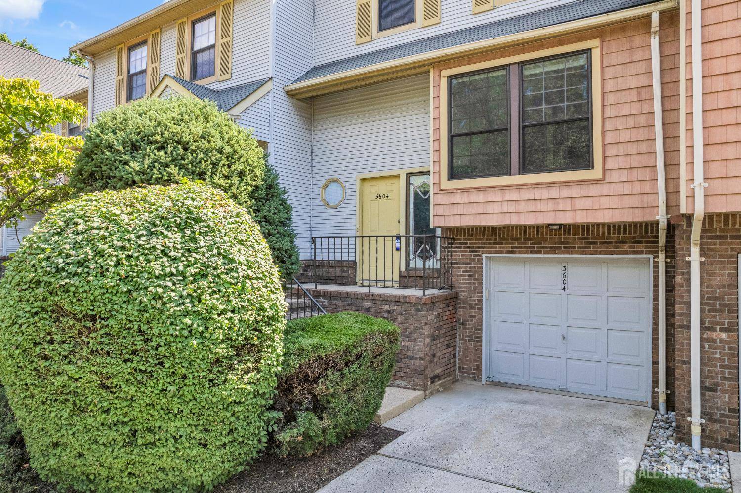 Edison, NJ 08820,3604 Spring Brook DR