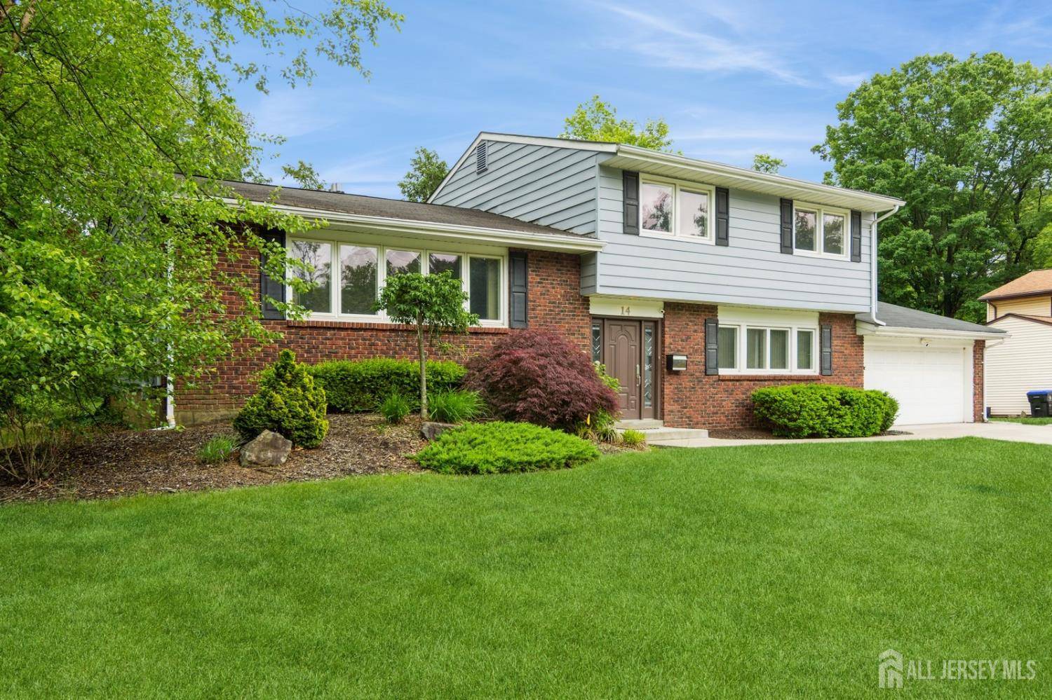 14 Agate RD, East Brunswick, NJ 08816