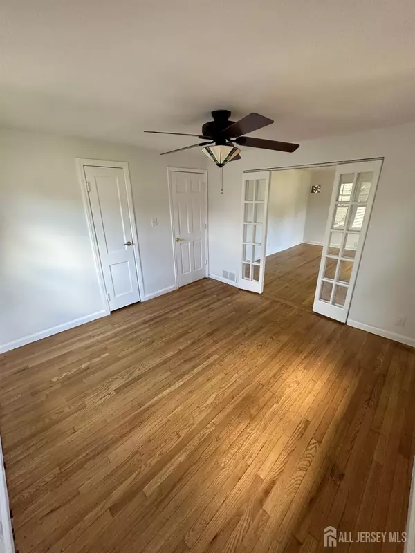 East Brunswick, NJ 08816,10 Helena ST