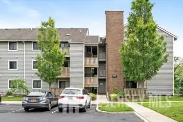 422 Ravens Crest DR, Plainsboro, NJ 08536