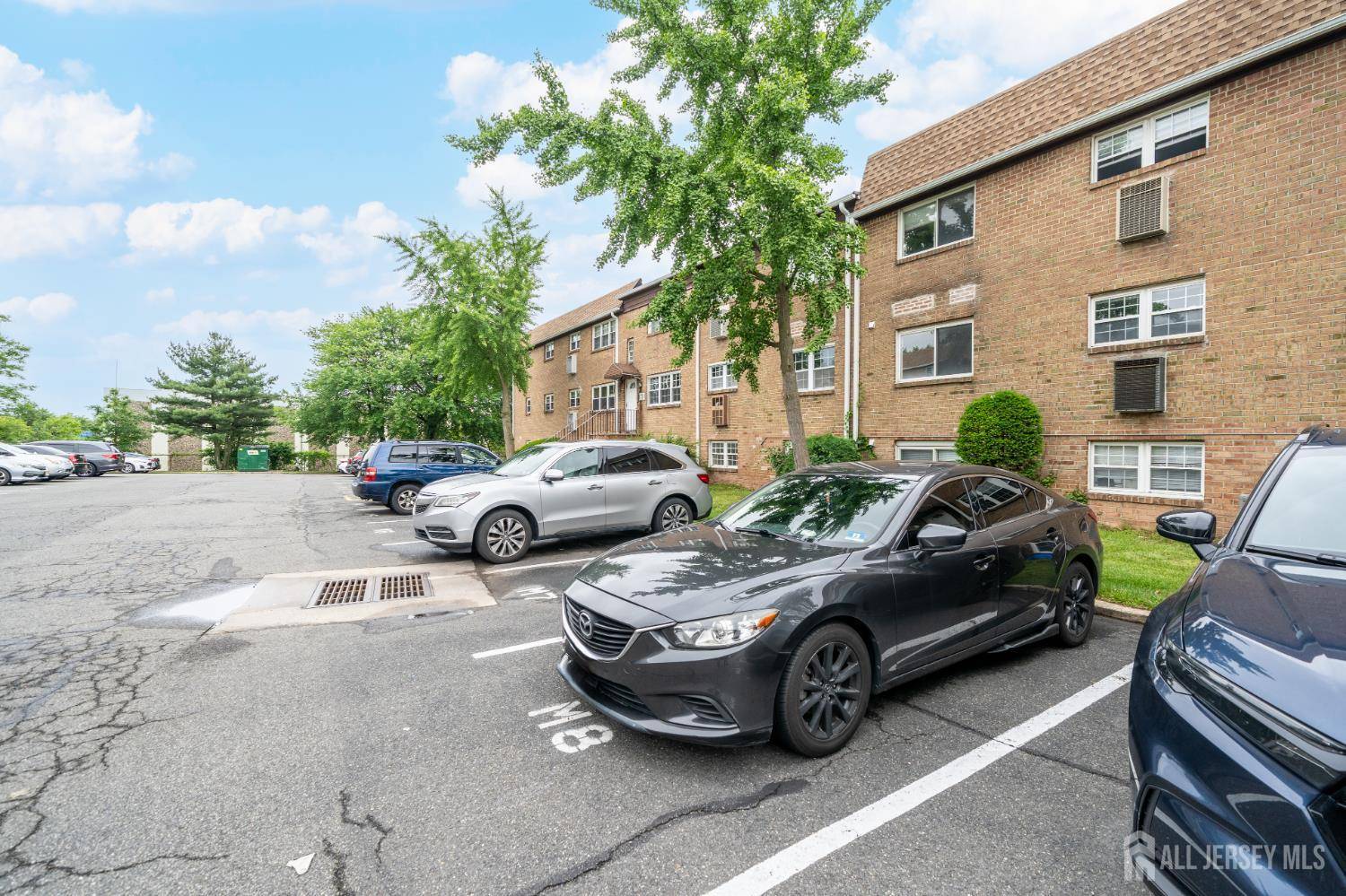 392 College DR, Edison, NJ 08817