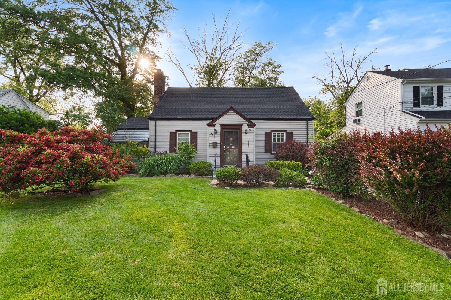 7 Woods End RD, West Orange, NJ 07052