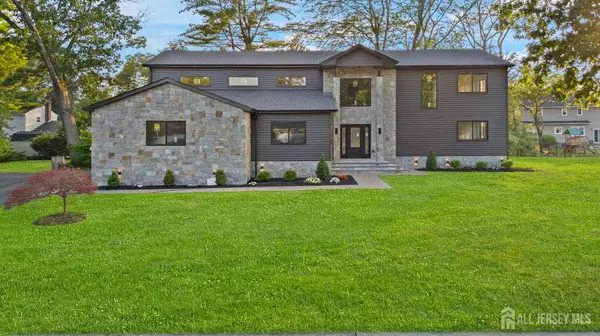 East Brunswick, NJ 08816,4 Penny CT