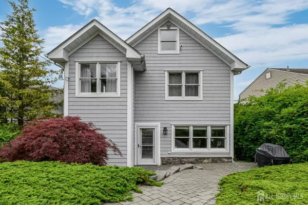 307 Squaw TRL, Hopatcong, NJ 07821