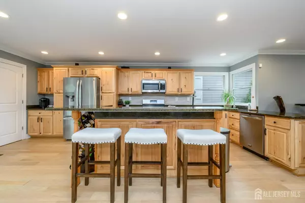 Hopatcong, NJ 07821,307 Squaw TRL