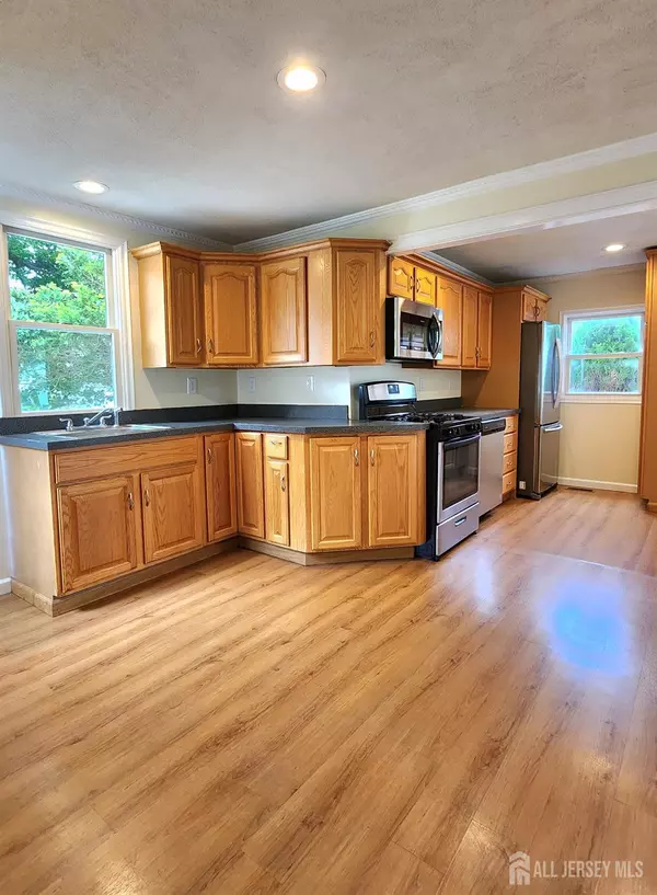 Spotswood, NJ 08884,20 Brunswick AVE