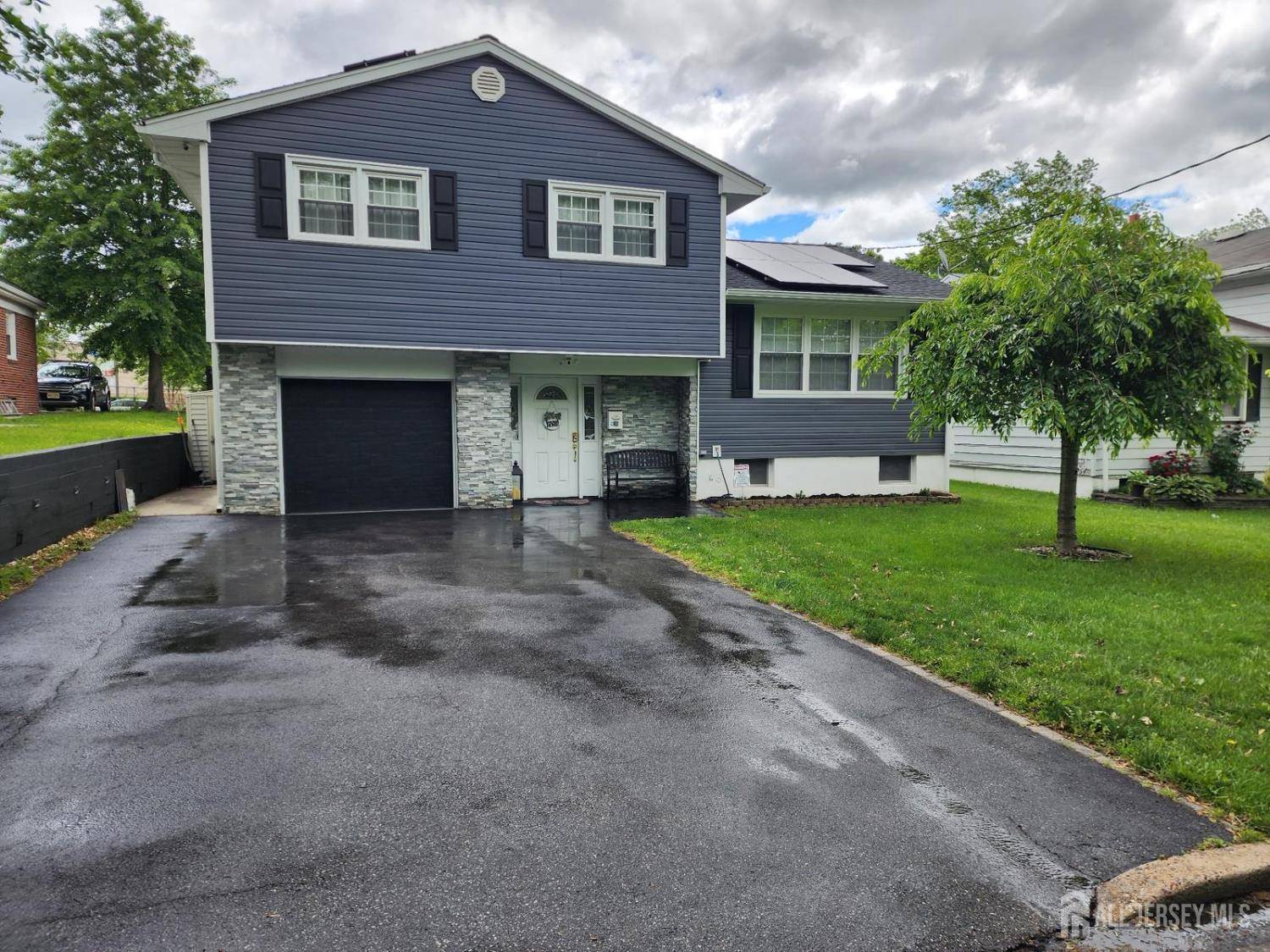 36 Richard AVE, Hopelawn, NJ 08861