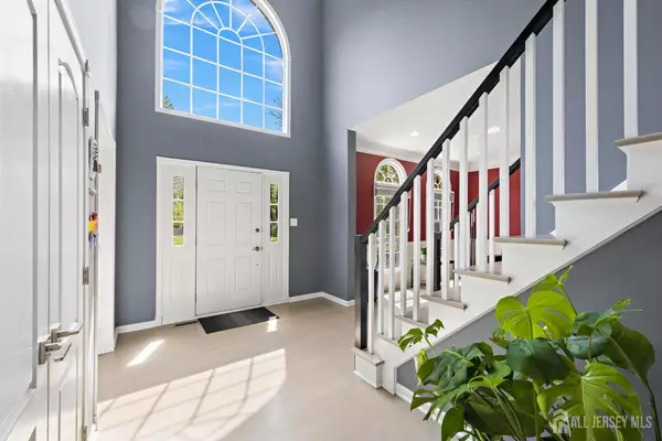 Monroe, NJ 08831,24 Saddle CT