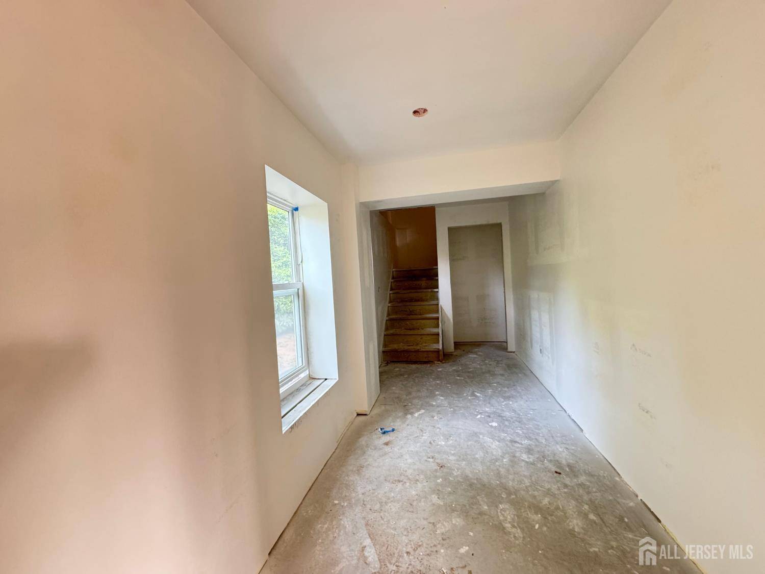 Sayreville, NJ 08872,17 John ST