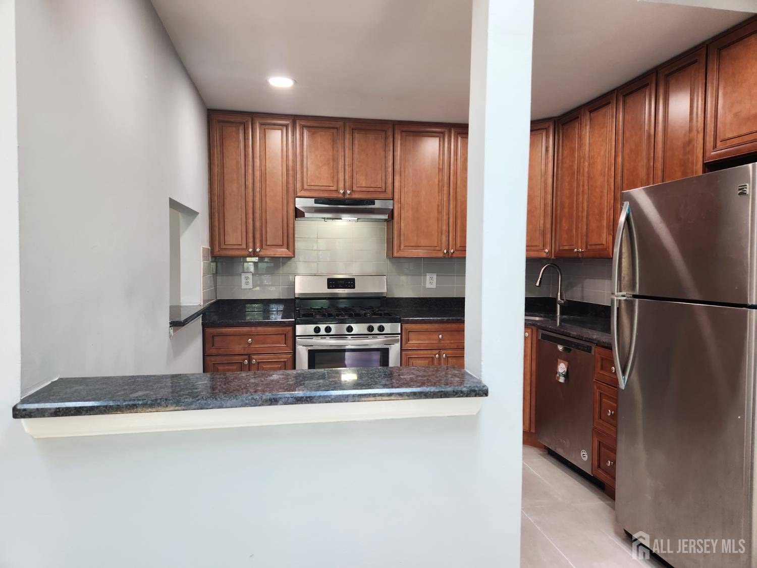 Piscataway, NJ 08854,102 Canterbury CT