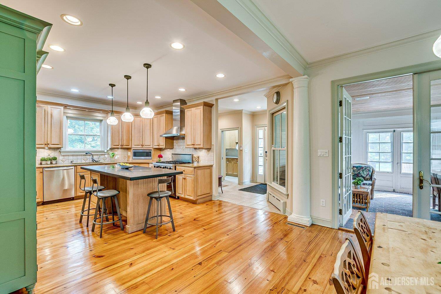 Metuchen, NJ 08840,44 Rector ST