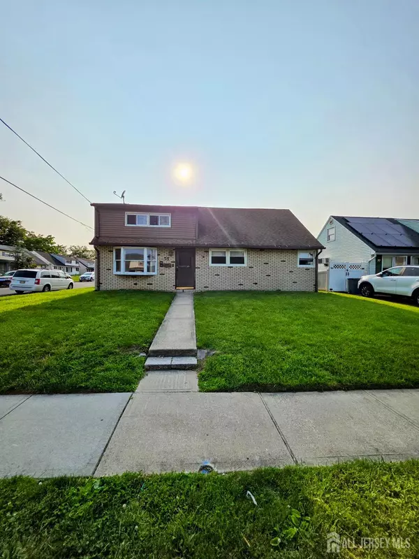 75 Leber AVE, Carteret, NJ 07008