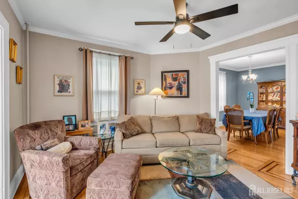 Carteret, NJ 07008,143 Emerson ST