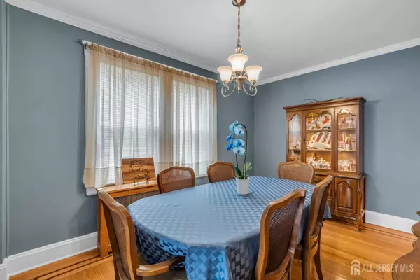 Carteret, NJ 07008,143 Emerson ST