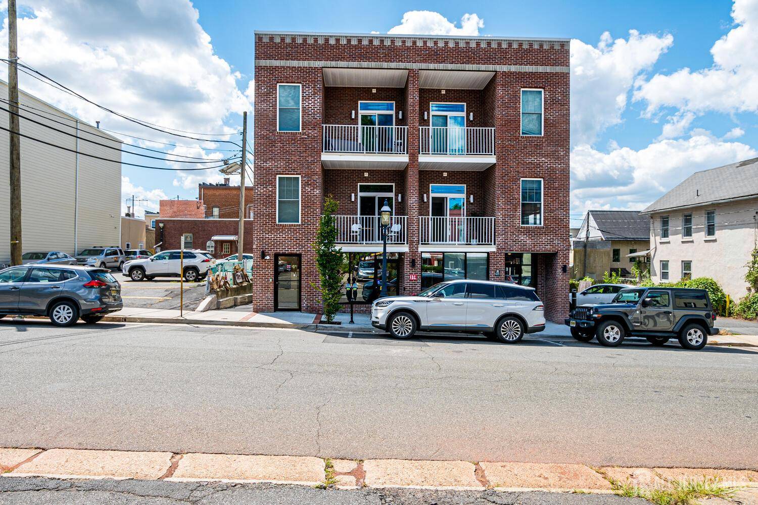 21 Station PL #403, Metuchen, NJ 08840