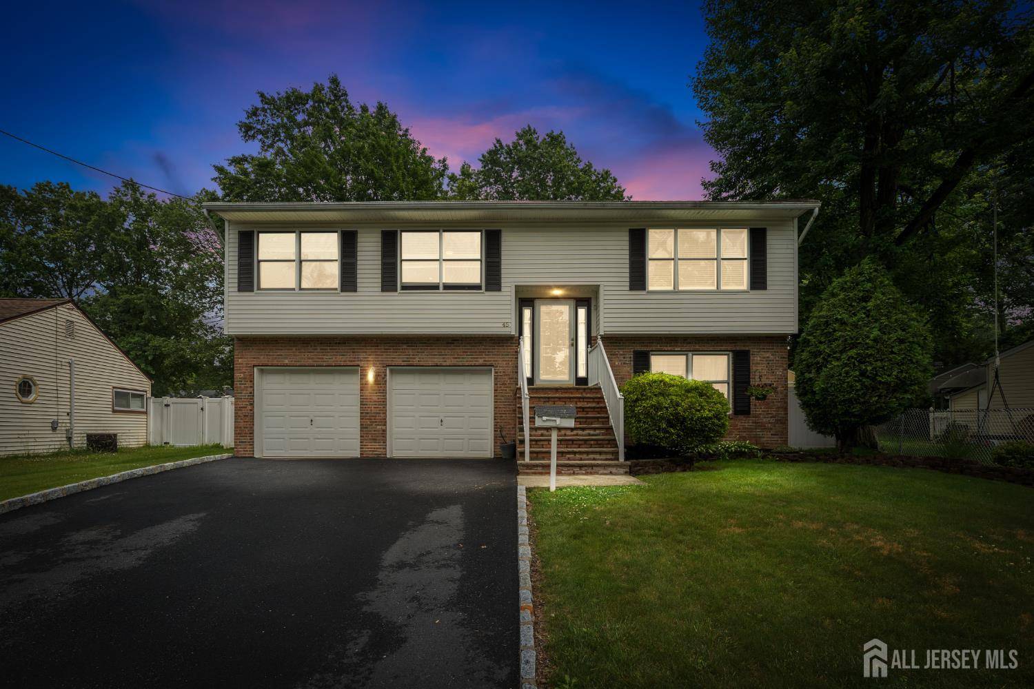 45 Kenmore RD, Edison, NJ 08817