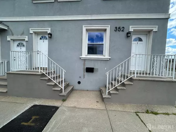Perth Amboy, NJ 08861,352 Keene ST #2
