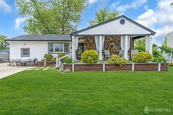 186 lohsen AVE, Middletown, NJ 07718