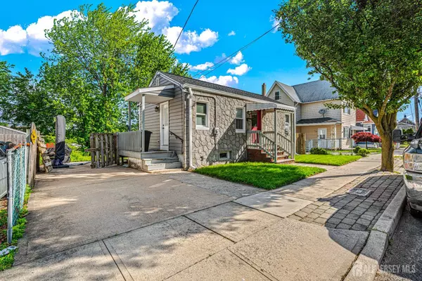South Amboy, NJ 08879,426 Catherine ST