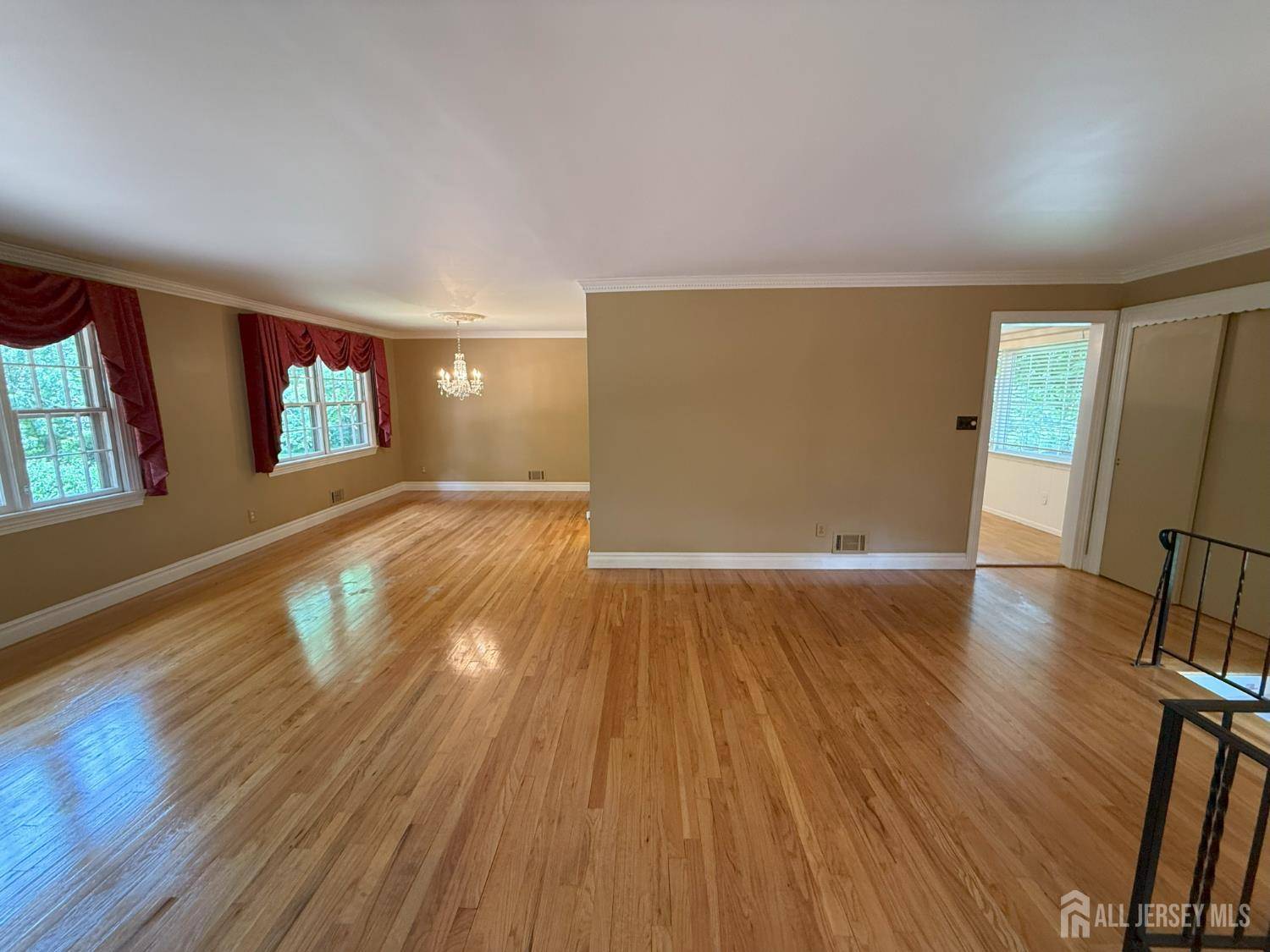 East Brunswick, NJ 08816,3 Guernsey LN